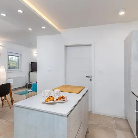 Ferienhaus Shimunelka Peroj